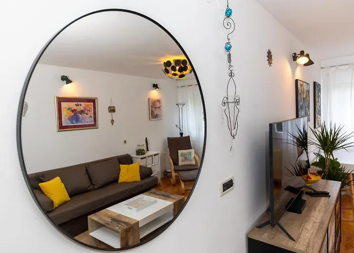 Splitstay - Spacious & Peaceful, 15 Min Walk To Old Town Apartamento