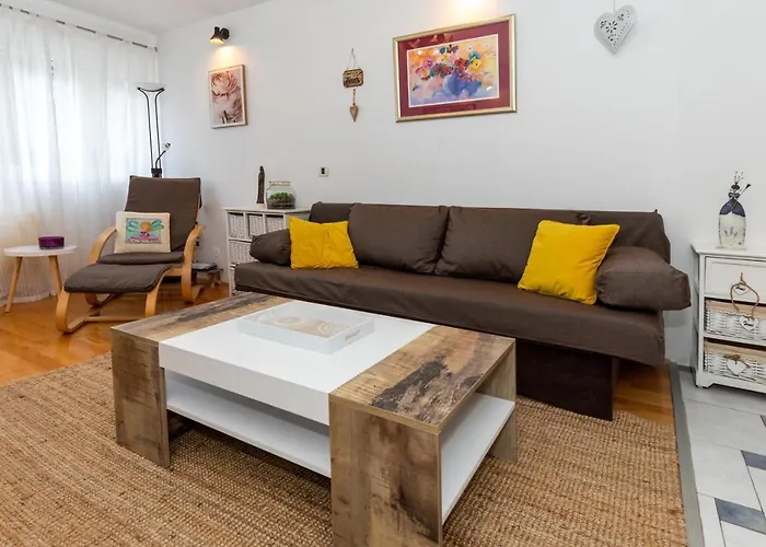 Apartamento Splitstay - Spacious & Peaceful, 15 Min Walk To Old Town Split