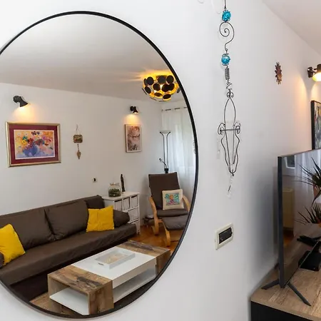 Splitstay - Spacious & Peaceful, 15 Min Walk To Old Town Apartamento