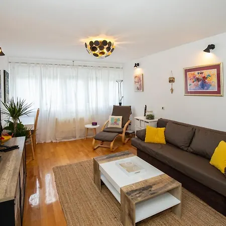 Splitstay - Spacious & Peaceful, 15 Min Walk To Old Town Apartamento Split